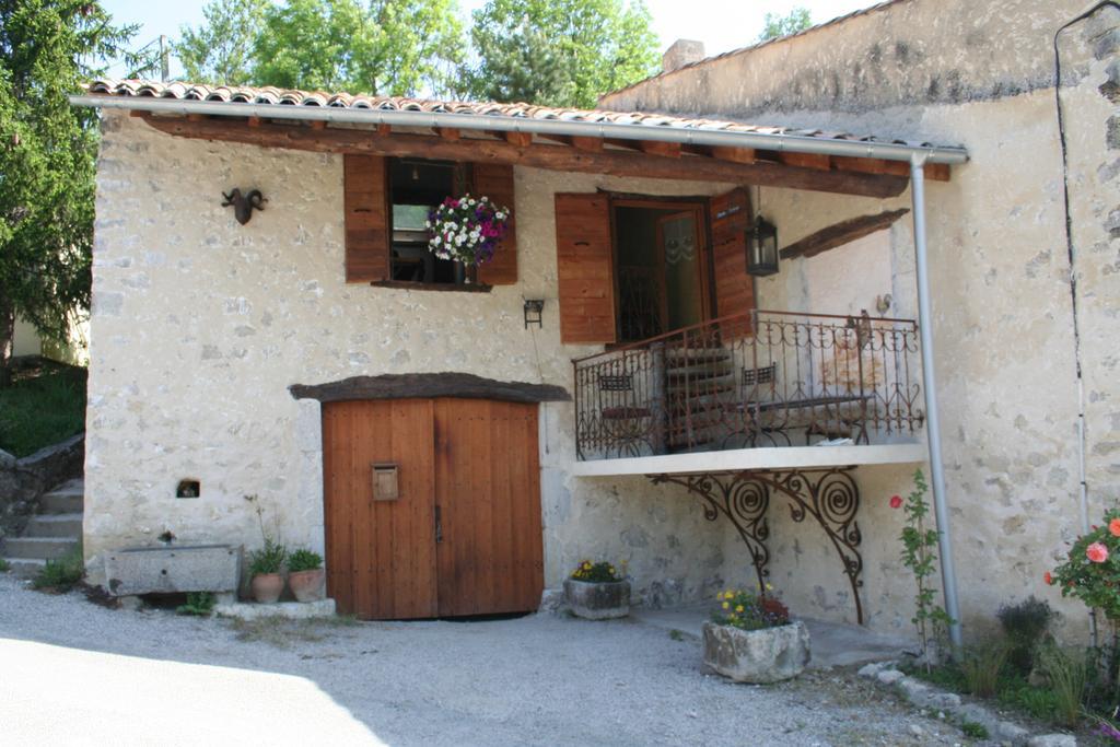 Chambre D'Hotes La Romarine Barnave Buitenkant foto